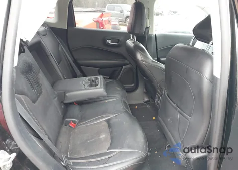 2018 Jeep Compass Latitude 4X4 z USA, uszkodzony, nr VIN 3C4NJDBB2JT270506